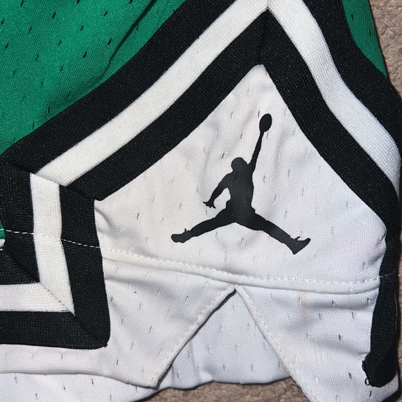 Jordan boys shorts - Picture 2 of 4